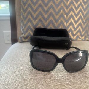 CHANEL Black Oversized Square Sunglasses with Gradient Lenses